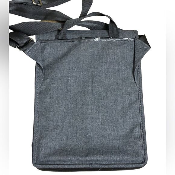 Brenthaven Collins Collection Vertical Charcoal Crossbody Messenger Bag - Picture 3 of 16